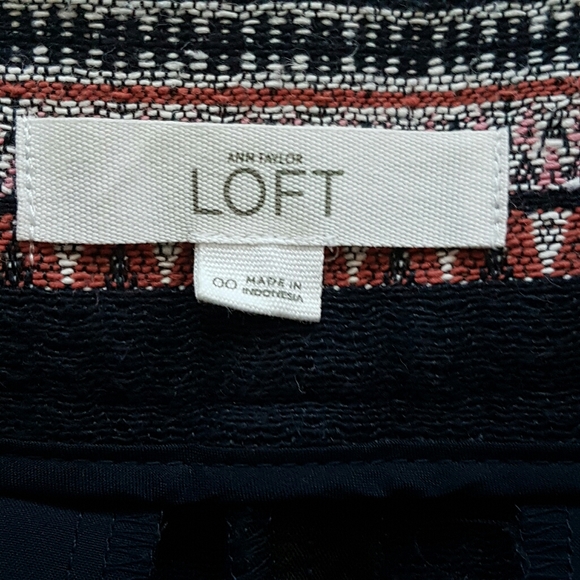 LOFT shorts embroidered boho pink and blue.Size 00 - Picture 7 of 10